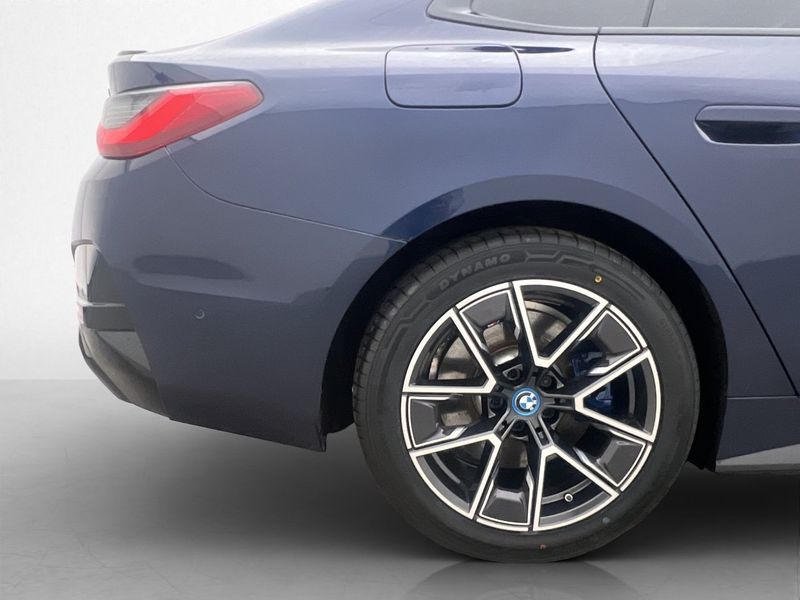 BMW i4 bild 35