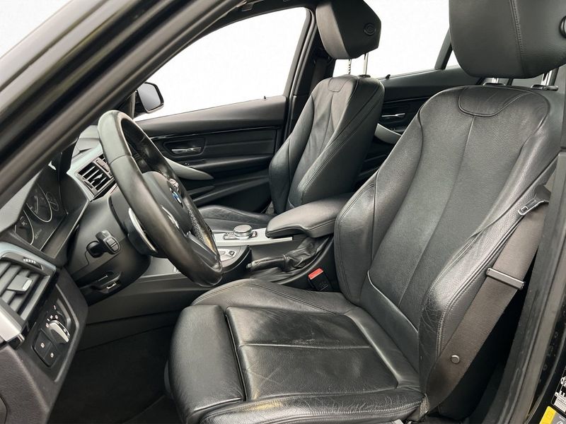 BMW 330 bild 12