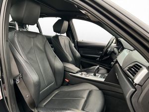 BMW 330 bild 25