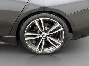 BMW 330 bild 31