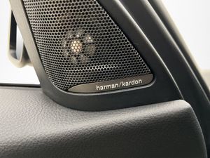 BMW 330 bild 14