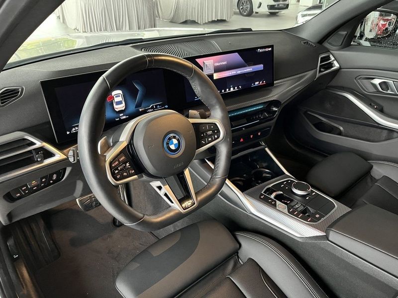 BMW 330 bild 7