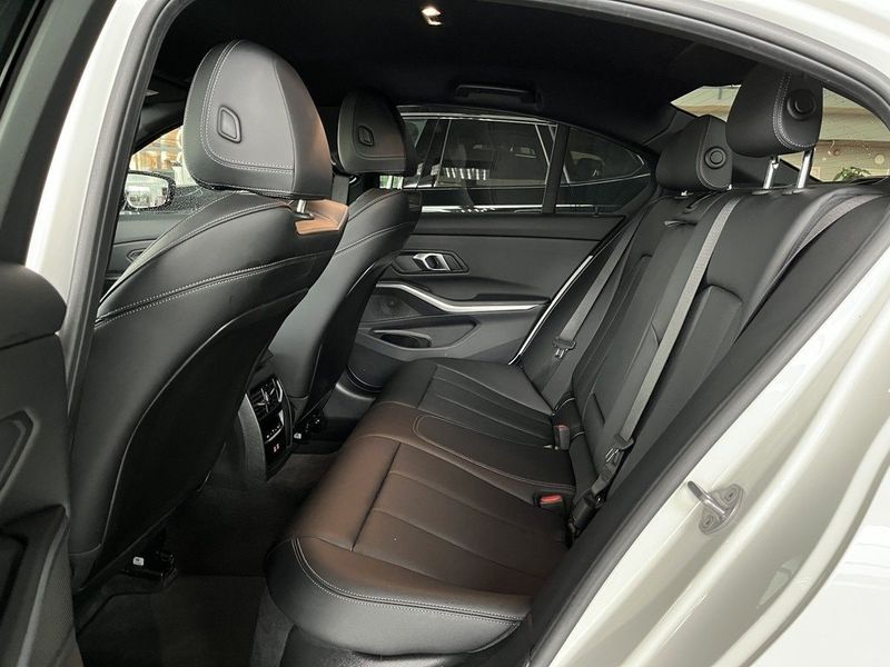 BMW 330 bild 11