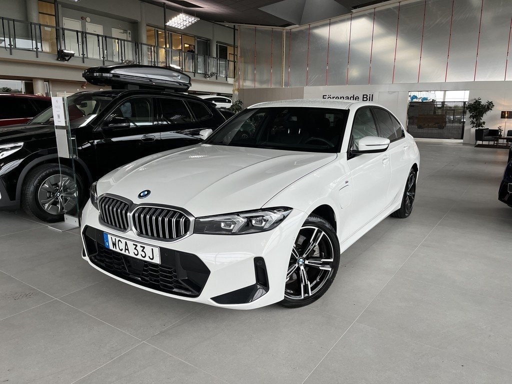 BMW 330