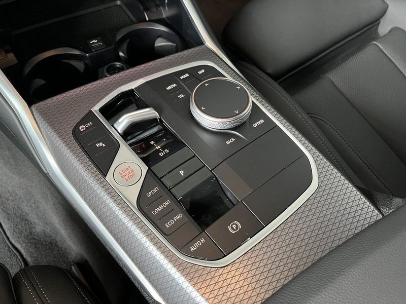 BMW 320 bild 8