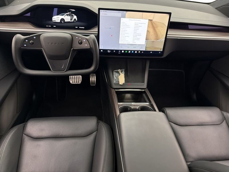 Tesla Model X bild 15