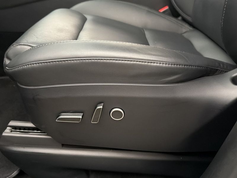Tesla Model X bild 31