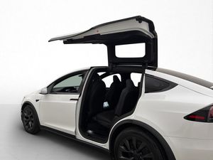 Tesla Model X bild 33