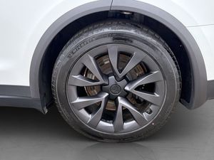 Tesla Model X bild 11