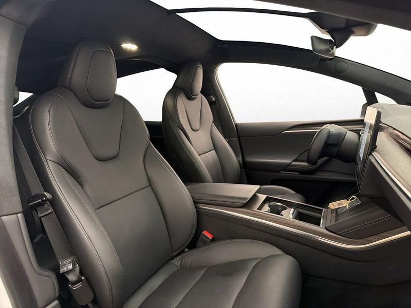Tesla Model X bild 17