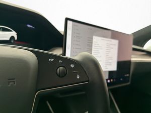 Tesla Model X bild 30