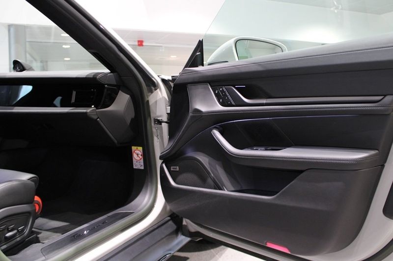Porsche Taycan bild 18