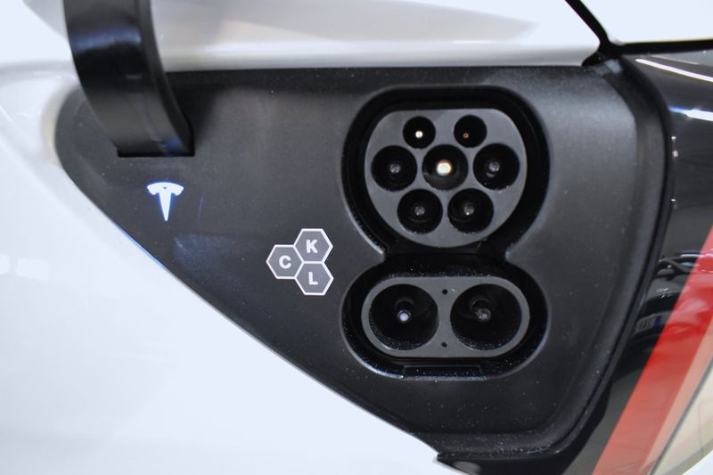 Tesla Model Y bild 18