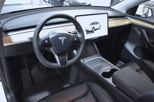Tesla Model Y bild 7