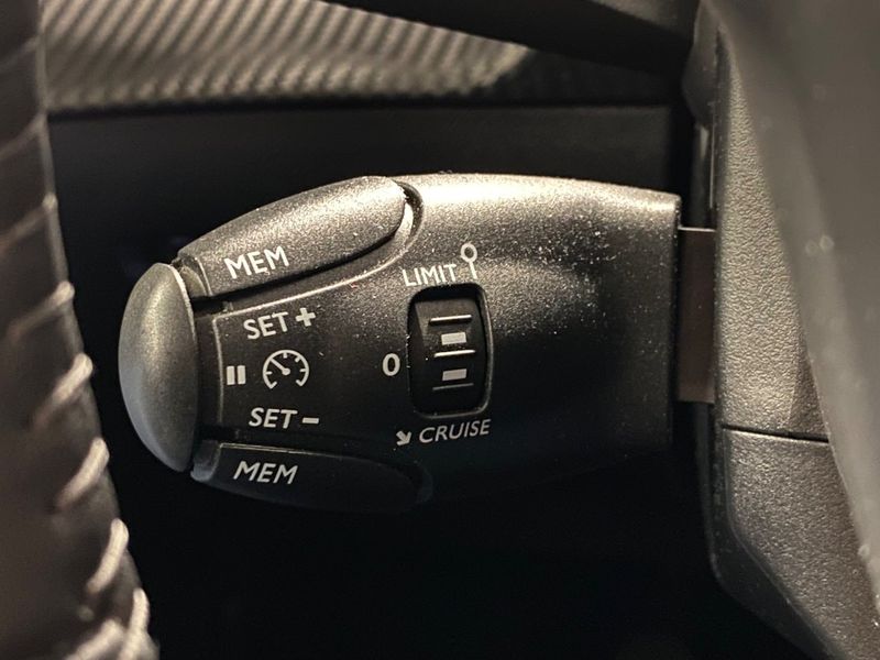 Peugeot 208 bild 15