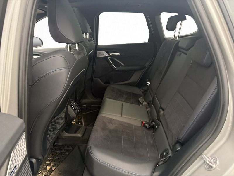 BMW iX1 bild 13