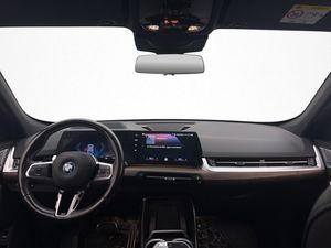 BMW iX1 bild 14