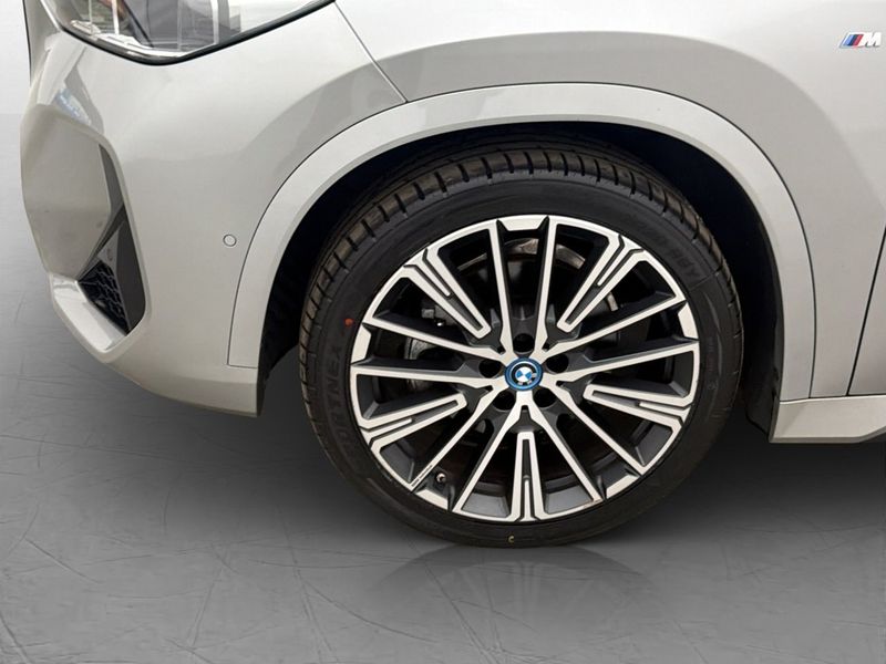 BMW iX1 bild 33