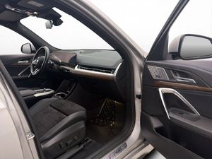 BMW iX1 bild 12