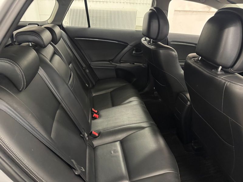 Toyota Avensis bild 18