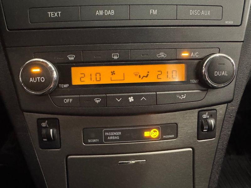 Toyota Avensis bild 23