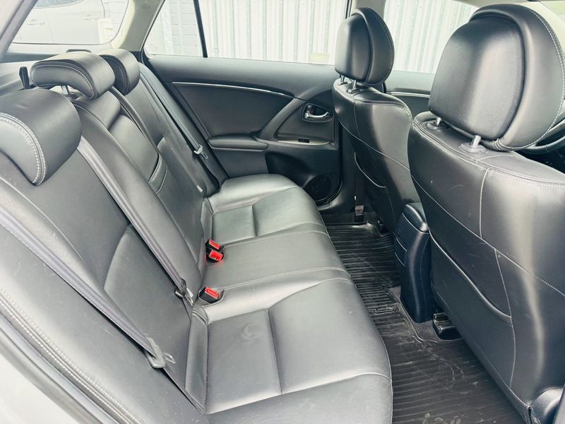 Toyota Avensis bild 6