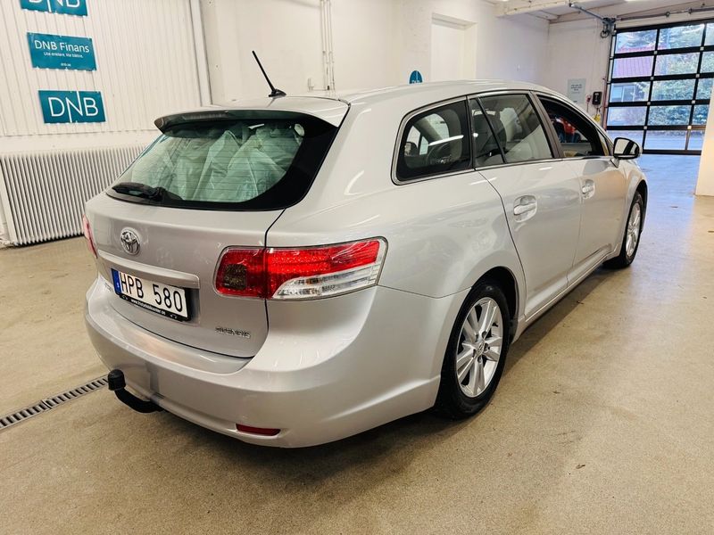 Toyota Avensis bild 15