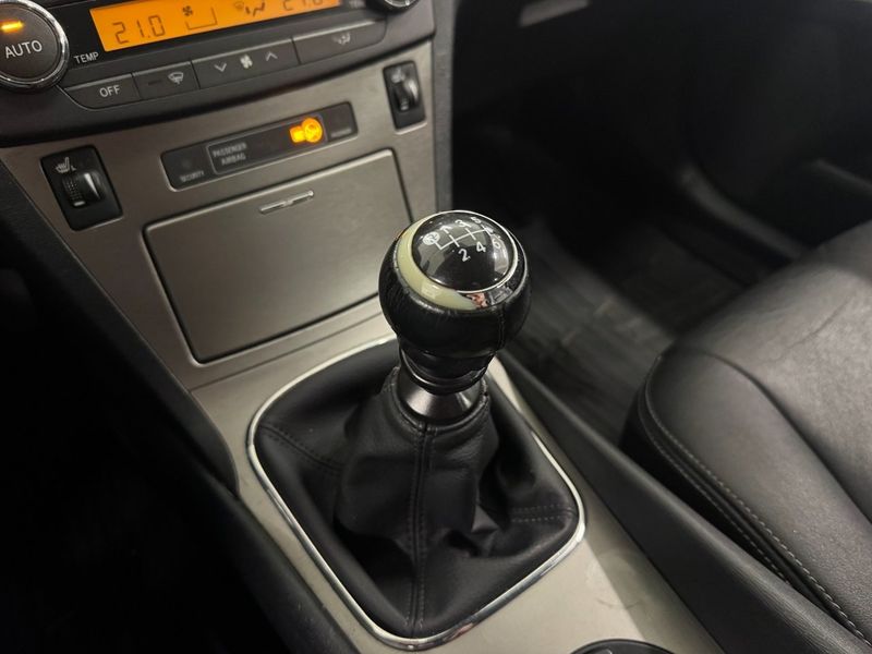 Toyota Avensis bild 22