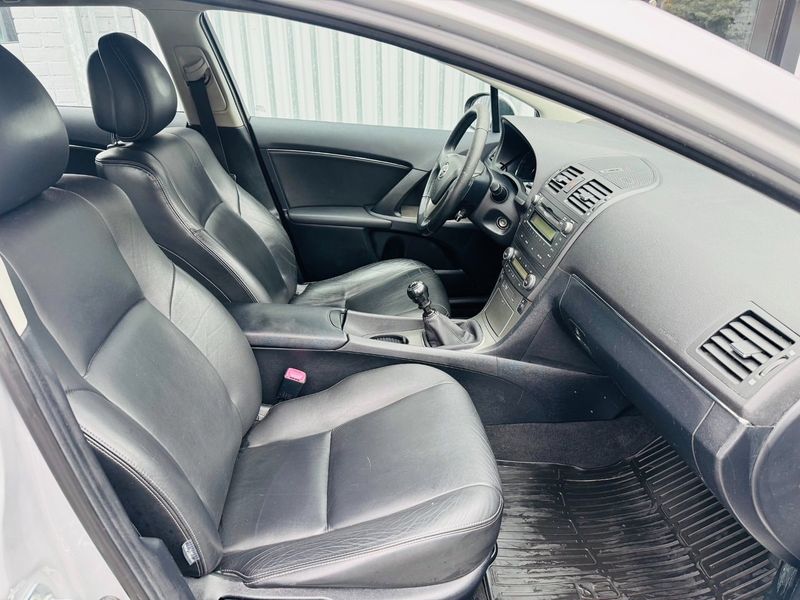 Toyota Avensis bild 5
