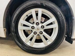 Toyota Avensis bild 11