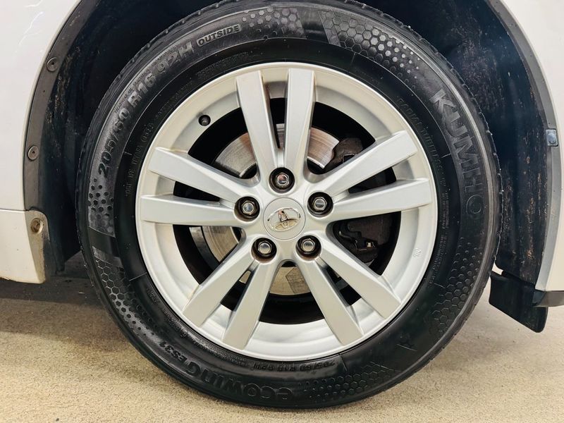 Toyota Avensis bild 11