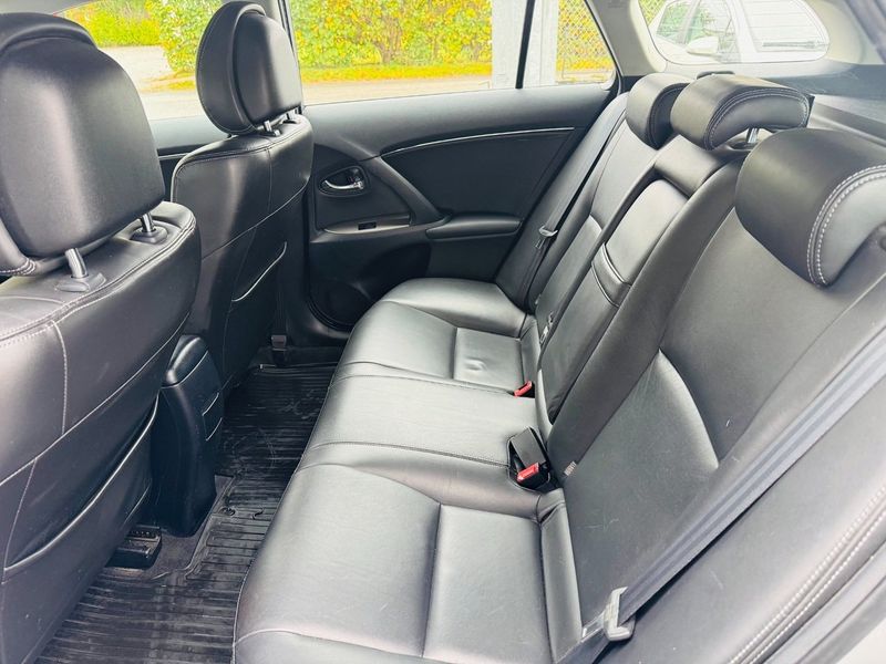 Toyota Avensis bild 7