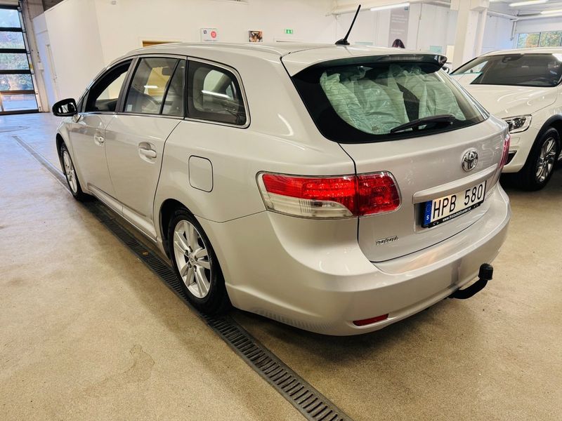 Toyota Avensis bild 16