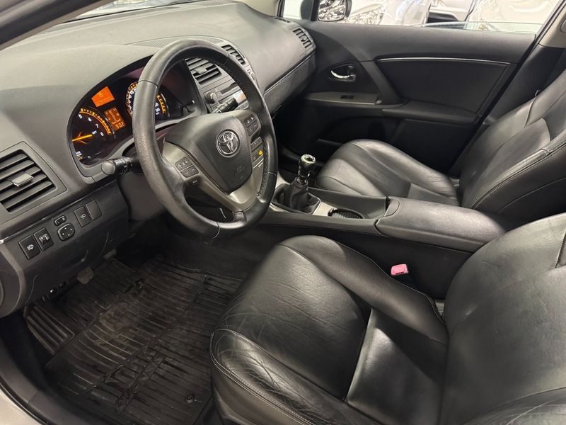 Toyota Avensis bild 20