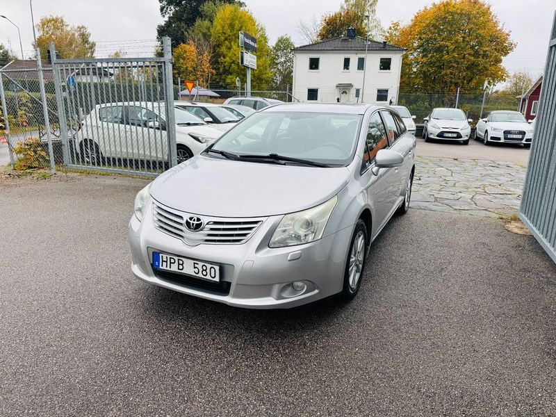 Toyota Avensis bild 2