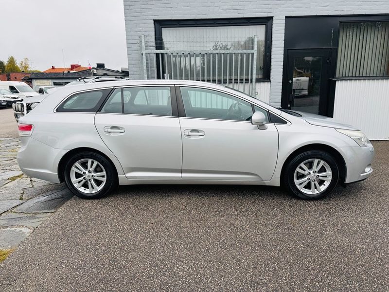 Toyota Avensis bild 10