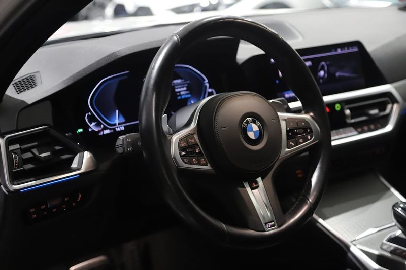 BMW 330 bild 13