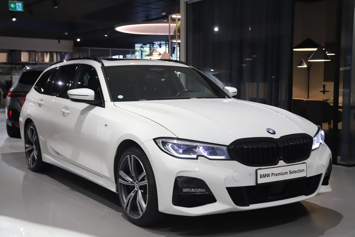 BMW 330