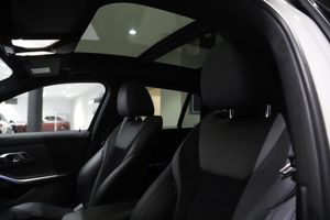 BMW 330 bild 15