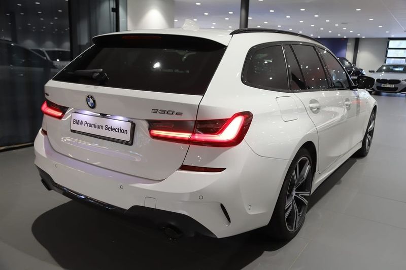 BMW 330 bild 9