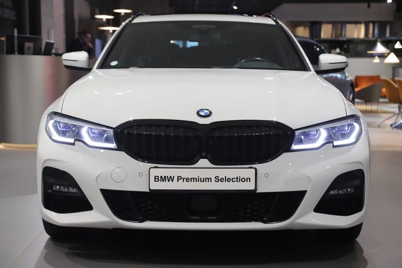 BMW 330 bild 8