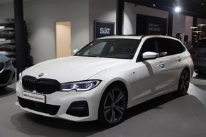 BMW 330 bild 2