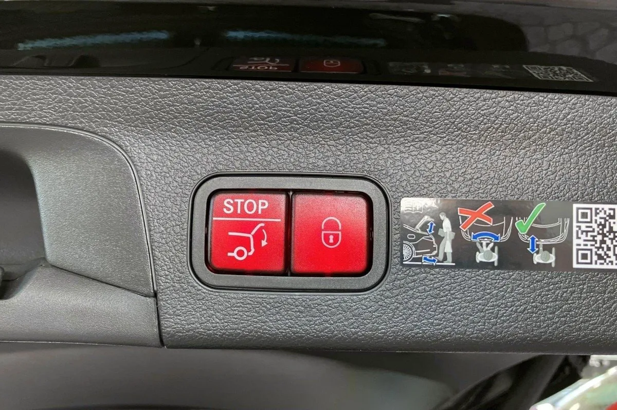 Vehicle image 27