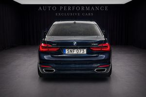 BMW 750 bild 5