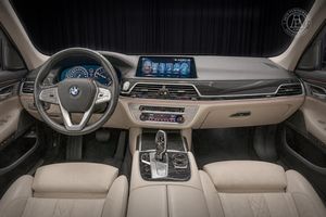 BMW 750 bild 8