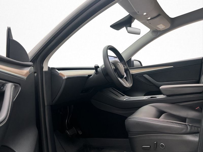 Tesla Model Y bild 9