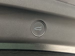 Tesla Model Y bild 27