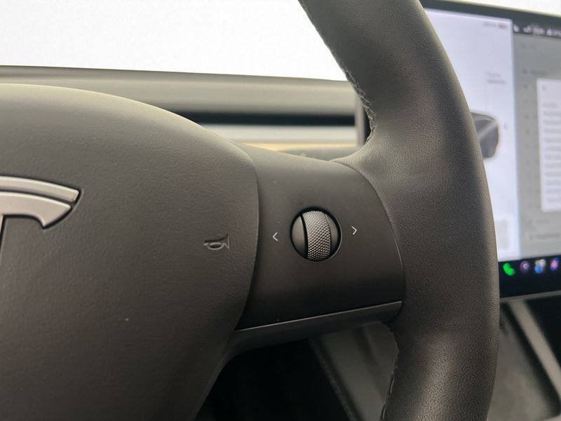 Tesla Model Y bild 26