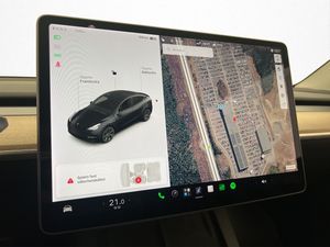 Tesla Model Y bild 18