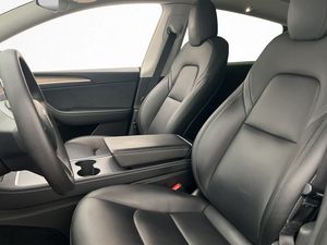 Tesla Model Y bild 10